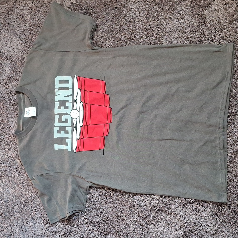 Legend pong t shirt size medium
